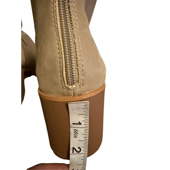 Brand New Mia Amore Letty Lug Sole Chelsea Chunky Ankle Boots in Stone Size 10 - Picture 10 of 13